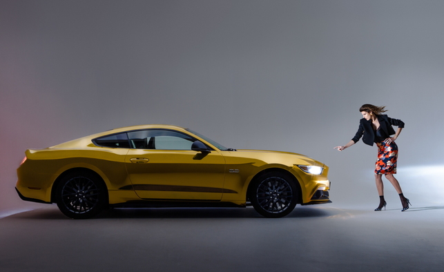 Ford-Mustang-GT-2015-Or-2