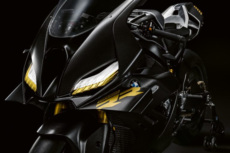 BMW Motorrad offre un aperçu de sa nouvelle génération de BMW RR sur ...